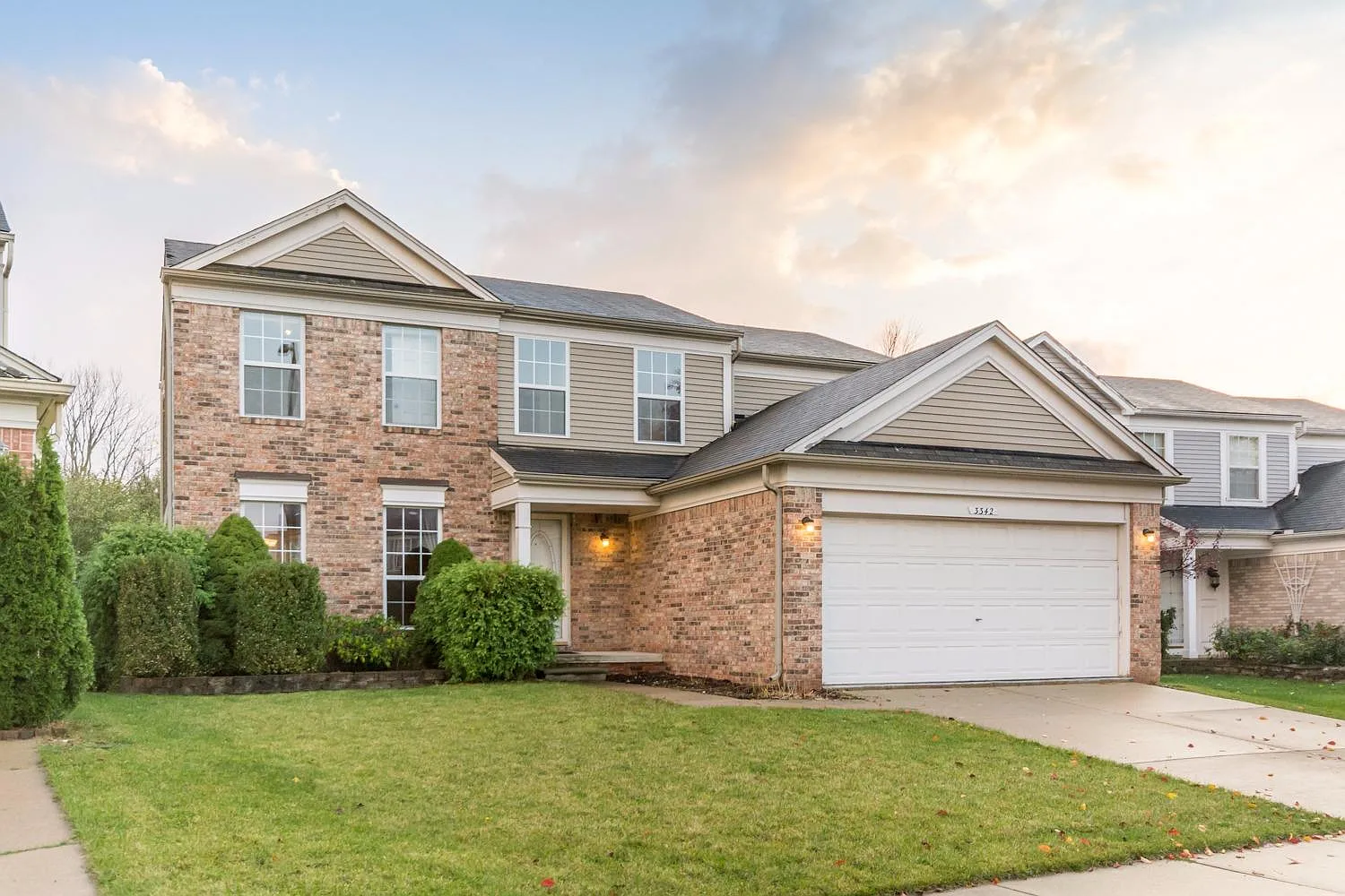 3342 Turnberry Ln photo 1