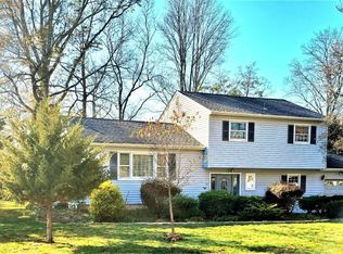 16 Fickler Pl, Berkeley Heights, NJ 07922