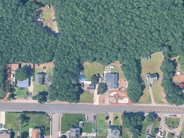 000 Grand Central Parkway, Bayville, NJ 08721
