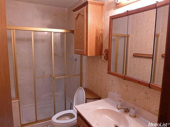 5th image of 3141 Castlewood Cir