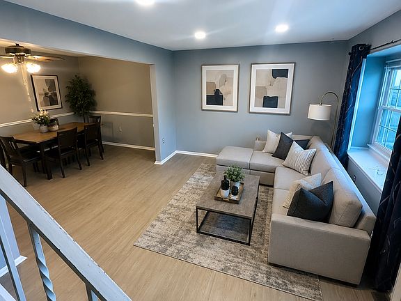 3rd image of 57 King Richard Ct