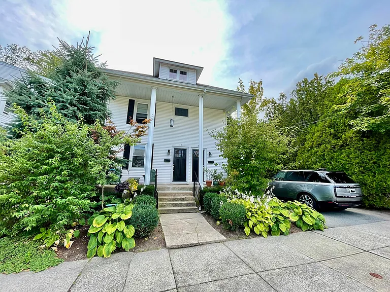 86 Oak Hill Ave #1 — Photo 2