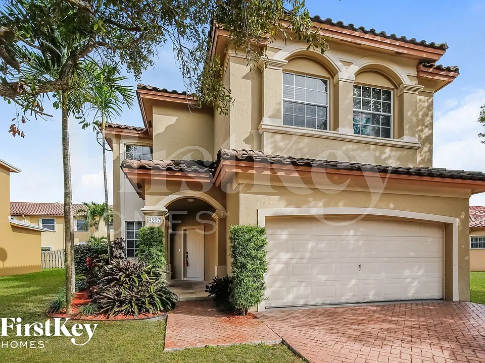 4997 SW 136th Ter