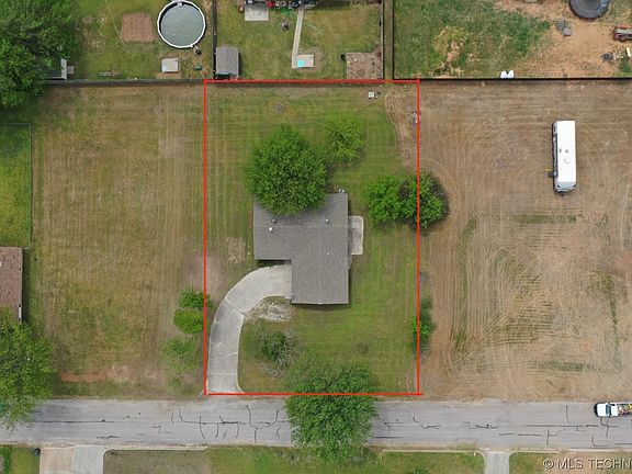 2nd image of 110 E Briarwood Dr