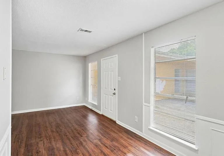932 7th Ave N #6 — Photo 7