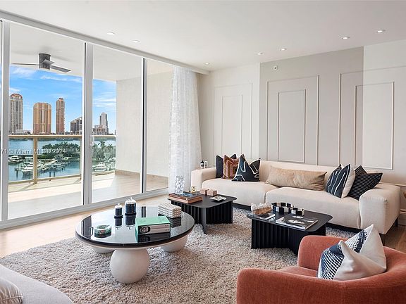 4th image of 3201 NE 183rd St APT 1007