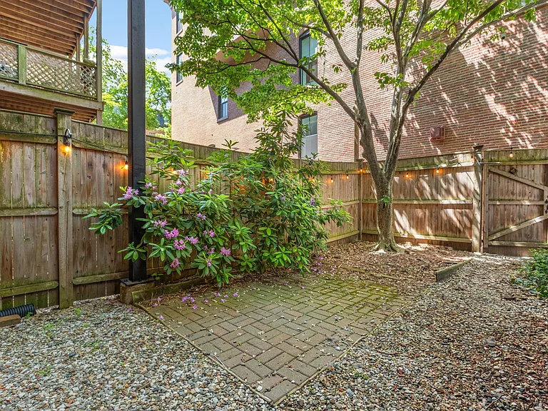 30 Dartmouth St #1 — Photo 12