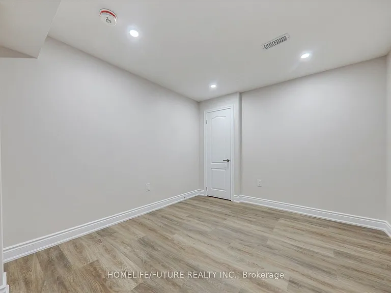1381 Clearbrook Dr #BASEMENT — Photo 7