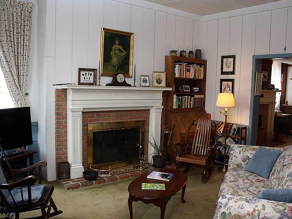 4th image of 203 W Pitt St