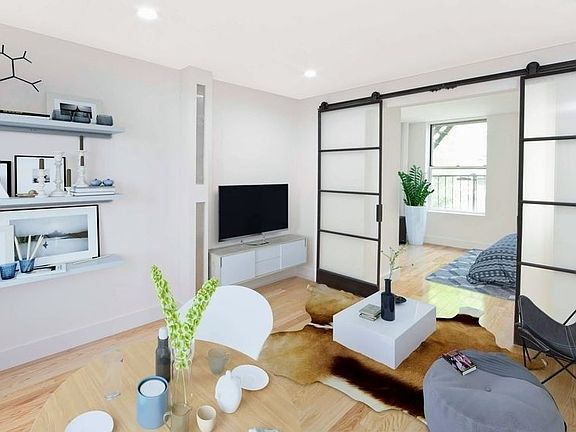 2nd image of 429 E 6th St APT D4