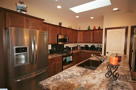 2nd image of 174 Erica Dr