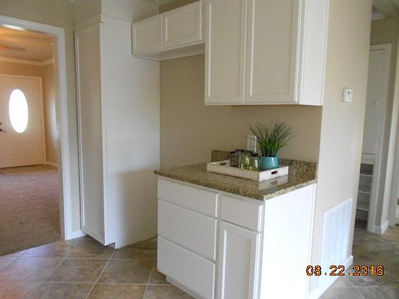 5th image of 403 Josephine St
