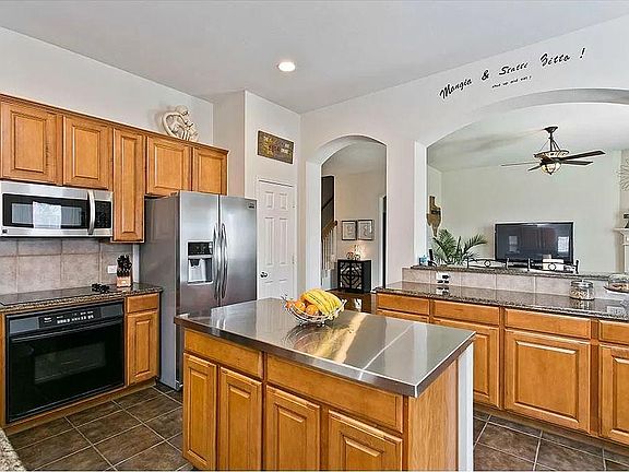 3rd image of 1404 Creek Springs Dr