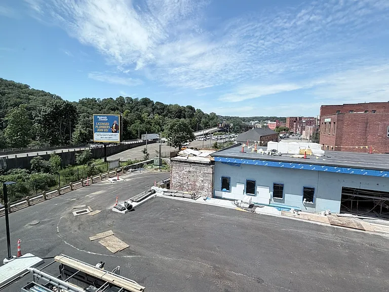 345 Main St #303 — Photo 9