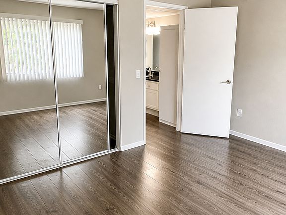 5th image of 13811 Glenoaks Blvd #5d8706c46
