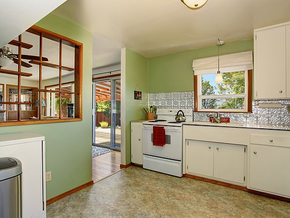 5th image of 21203 30th Ave S