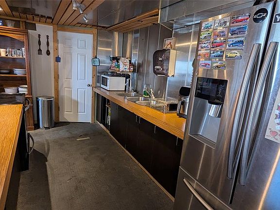 3rd image of 423 1st STREET S