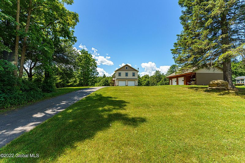 2nd image of 129 Hadlock Pond Road