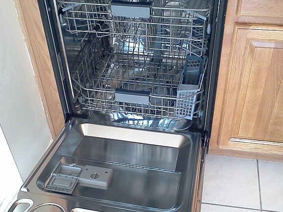 Near New Dishwasher