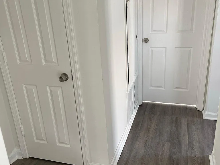 939 Green St SE — Photo 4