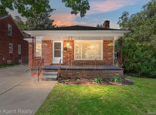 20775 Cyman Ave, Warren, MI 48091