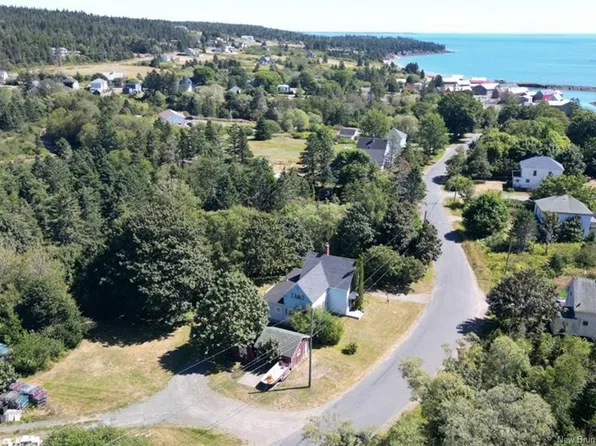 28 King St, Grand Manan, NB E5G 3J1