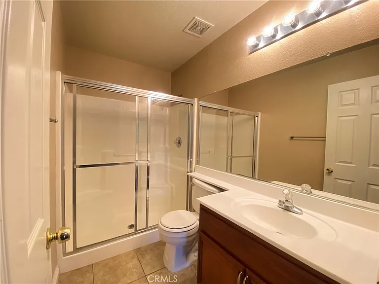 708 Hillview St — Photo 14