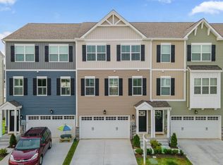2753 Town View Cir, New Windsor, MD 21776