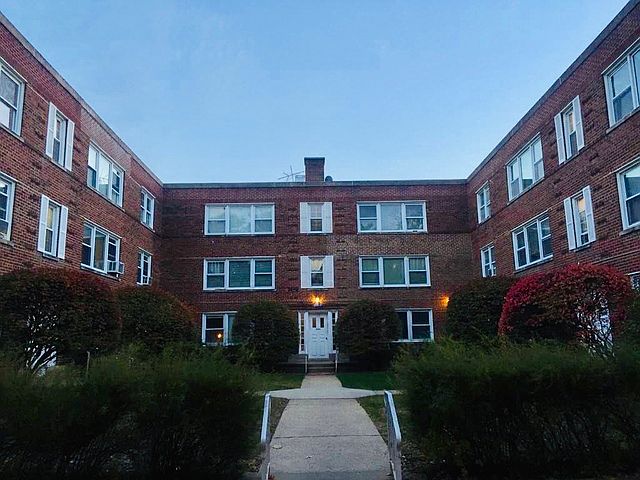 1st image of 2211 W Morse Ave #1
