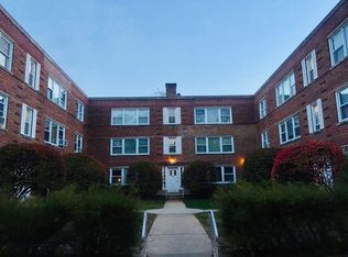 2211 W Morse Ave #1, Chicago, IL 60645
