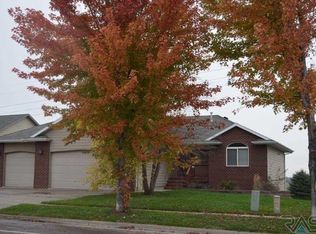 808 N Dubuque Ave, Sioux Falls, SD 57110
