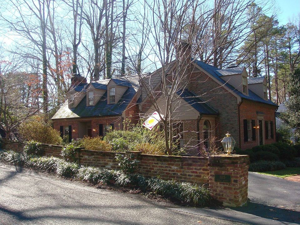 1st image of 1115 Essex Ave