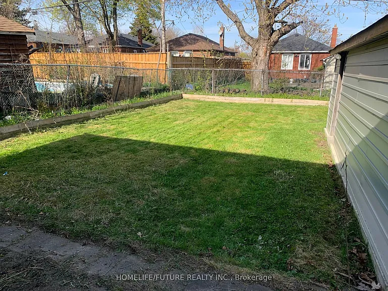 1 Maxim Cres #MAIN — Photo 14