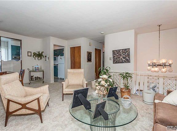 4th image of 322 Saint Marks Ave