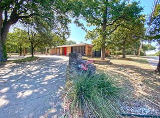 2001 Oak Hill Rd, Fort Worth, TX 76112