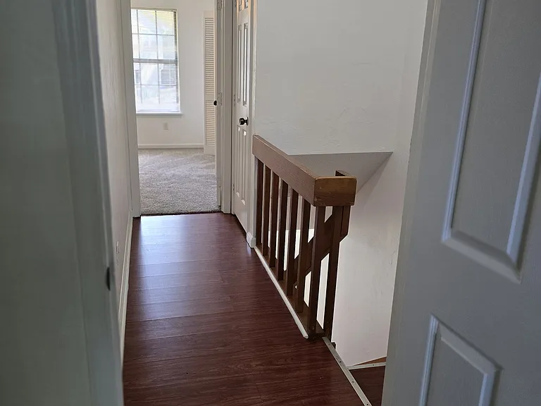 2218 Timberwood Cir N — Photo 32