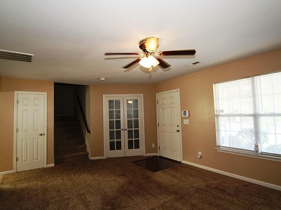 2nd image of 6 Chapel Bend Ct