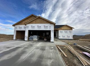 2425 Heathrow Ave, Casper, WY 82609