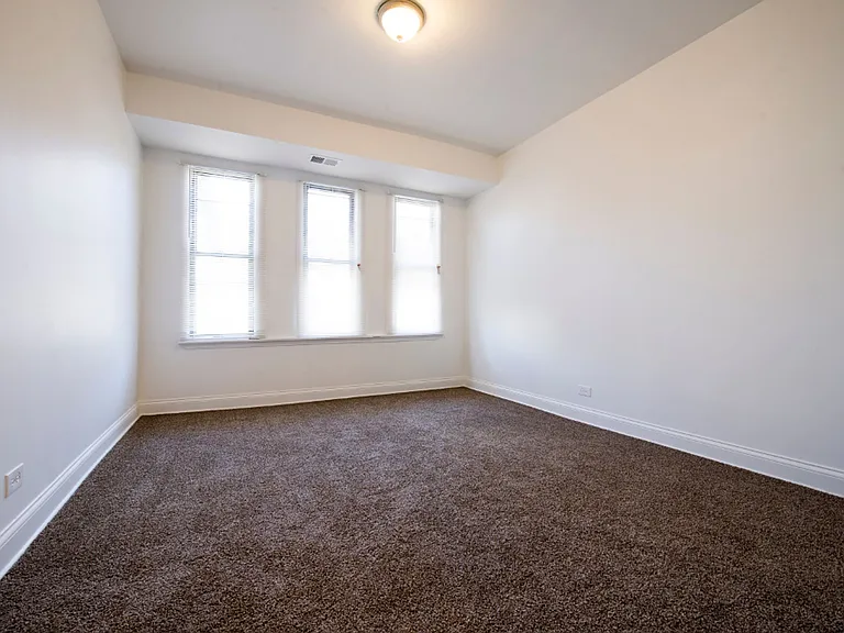 3501 W Adams — Photo 4