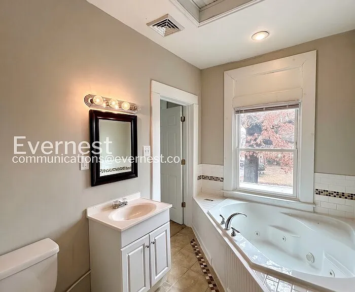 1304 Oakwood Ave — Photo 10