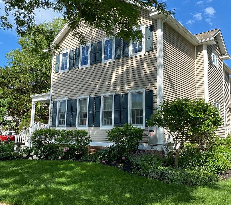 2nd image of 523 Sherbrook Dr #523