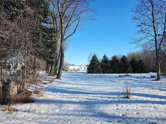 3rd image of 5240 Ostrum Rd