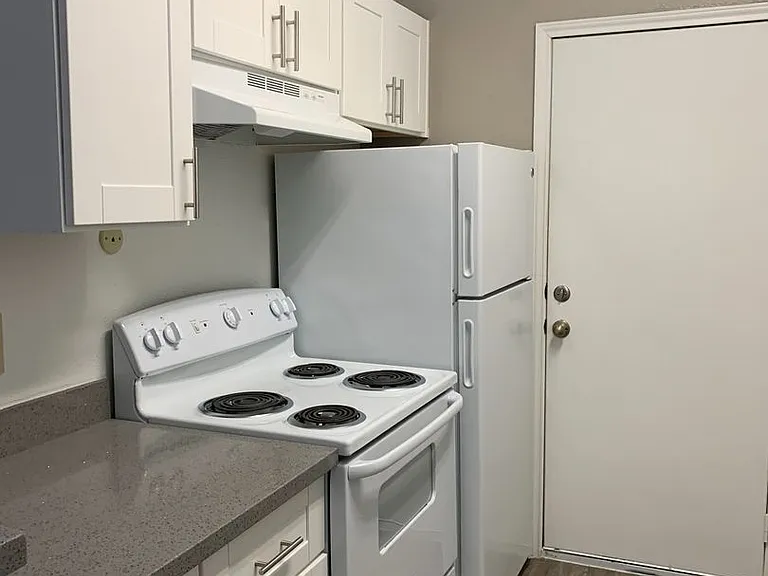 Emerald Cove Apartments — Photo 154