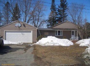 3 Chamberlain St, Skowhegan, ME 04976