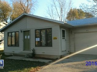 4212 East Dr, Wonder Lake, IL