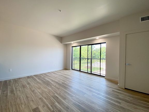 5th image of 1677 Midtown Pl #16428207
