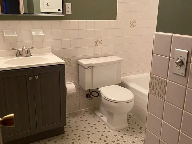 Main Full Bath