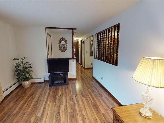 3rd image of 207 Pellman Pl
