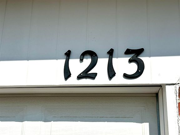 2nd image of 1213 W Broadway Ave