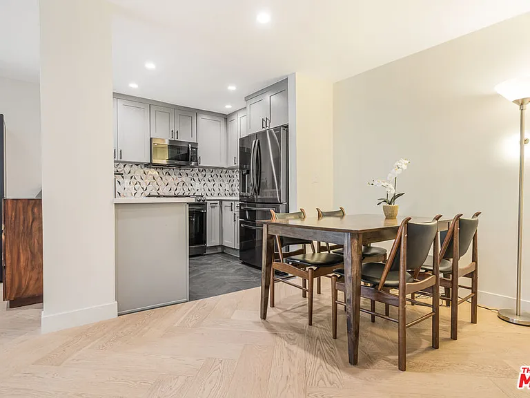 950 N Kings Rd #216 — Photo 5